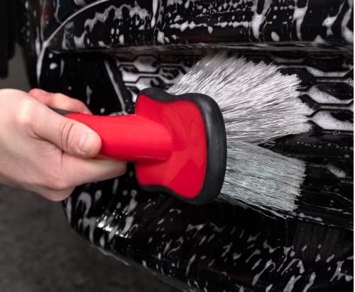 Mothers Car Wash Brush, Wheel and Fender Brush, Short Handle Tire Cleaner for Car Detailing, 10 Inch, Red/Black - size: Standard