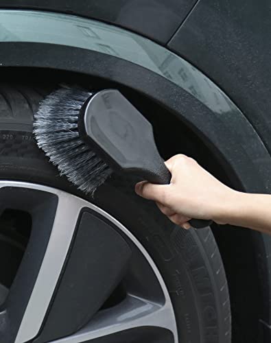 QWORK Short Handle Tire and Wheel Brush for Car Rim, Soft Bristles for Gentle Washing, Efficiently Cleans Tires
